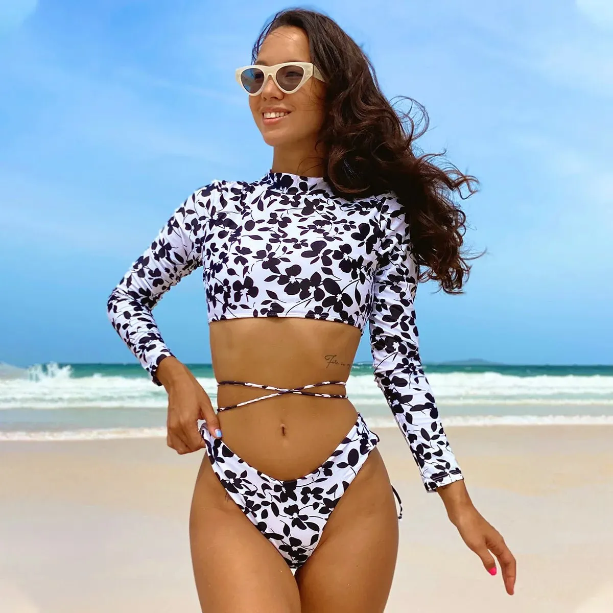 Comfortable Fit Long Sleeve Back Print Swimsuit - UV Protection